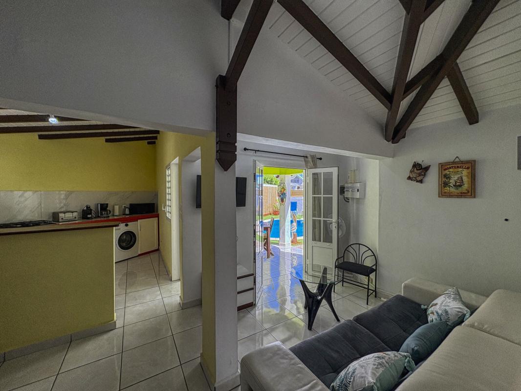 8.Location villa piscine Saint François Guadeloupe_Pièce à vivre